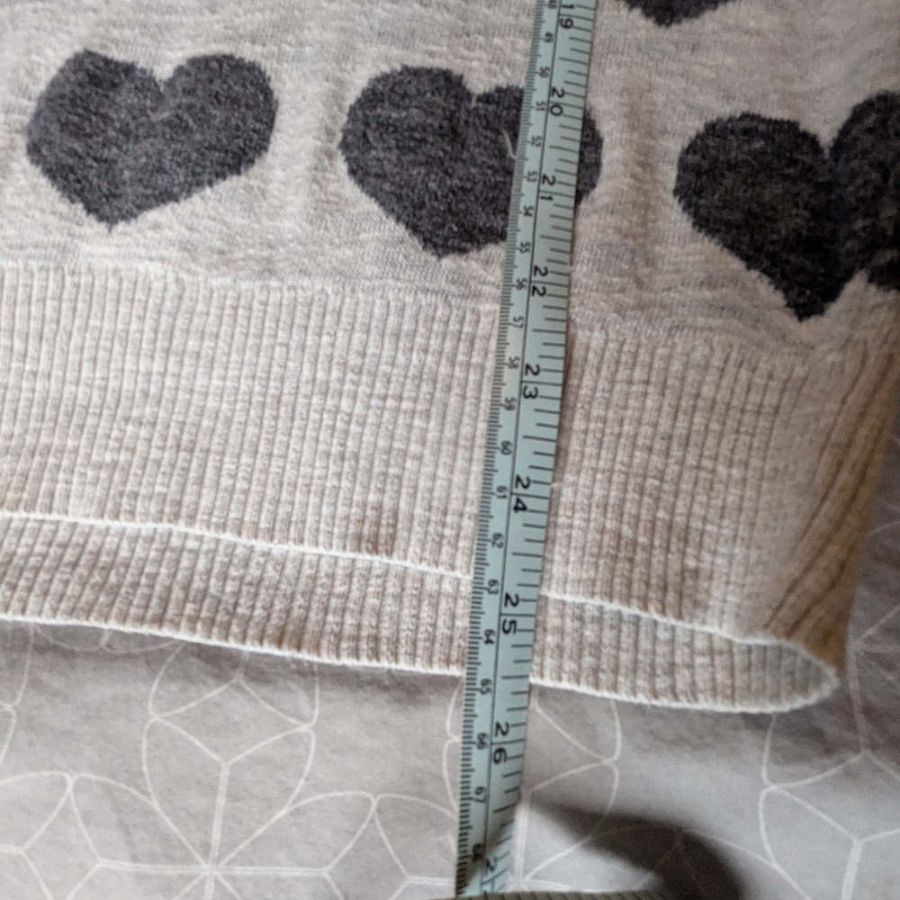 Heart Patterned Sweater - Gray - Picture 4 of 7